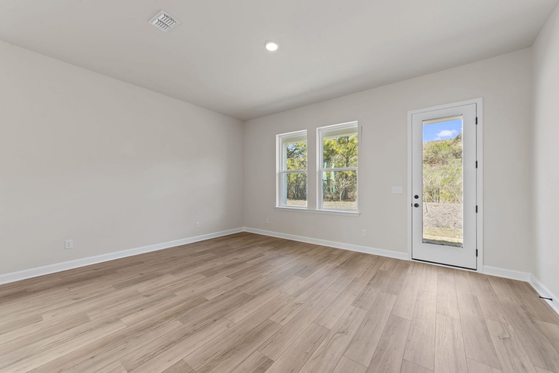 536 Waters Edge Dr.  Photo 14