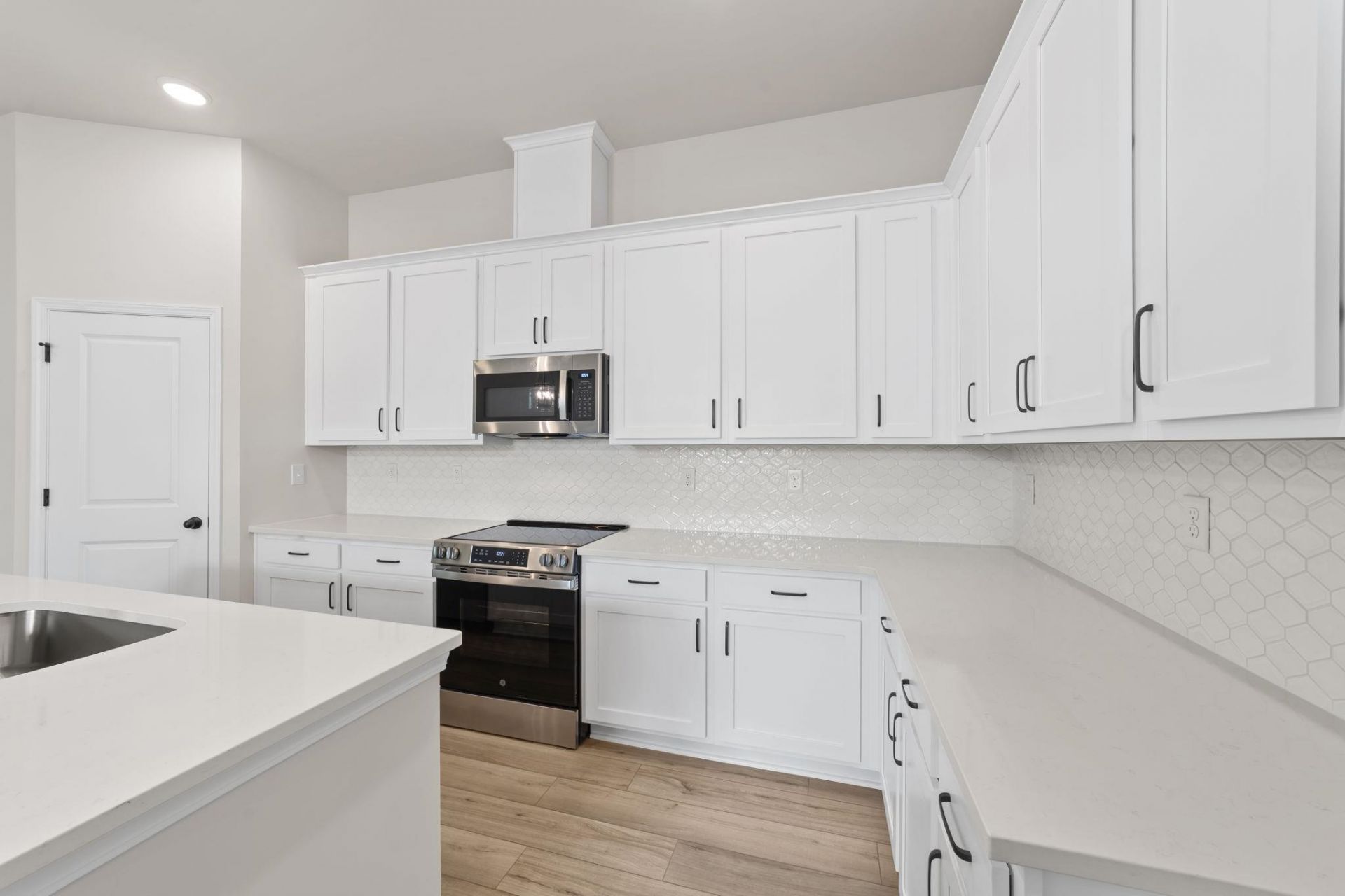 536 Waters Edge Dr.  Photo 17