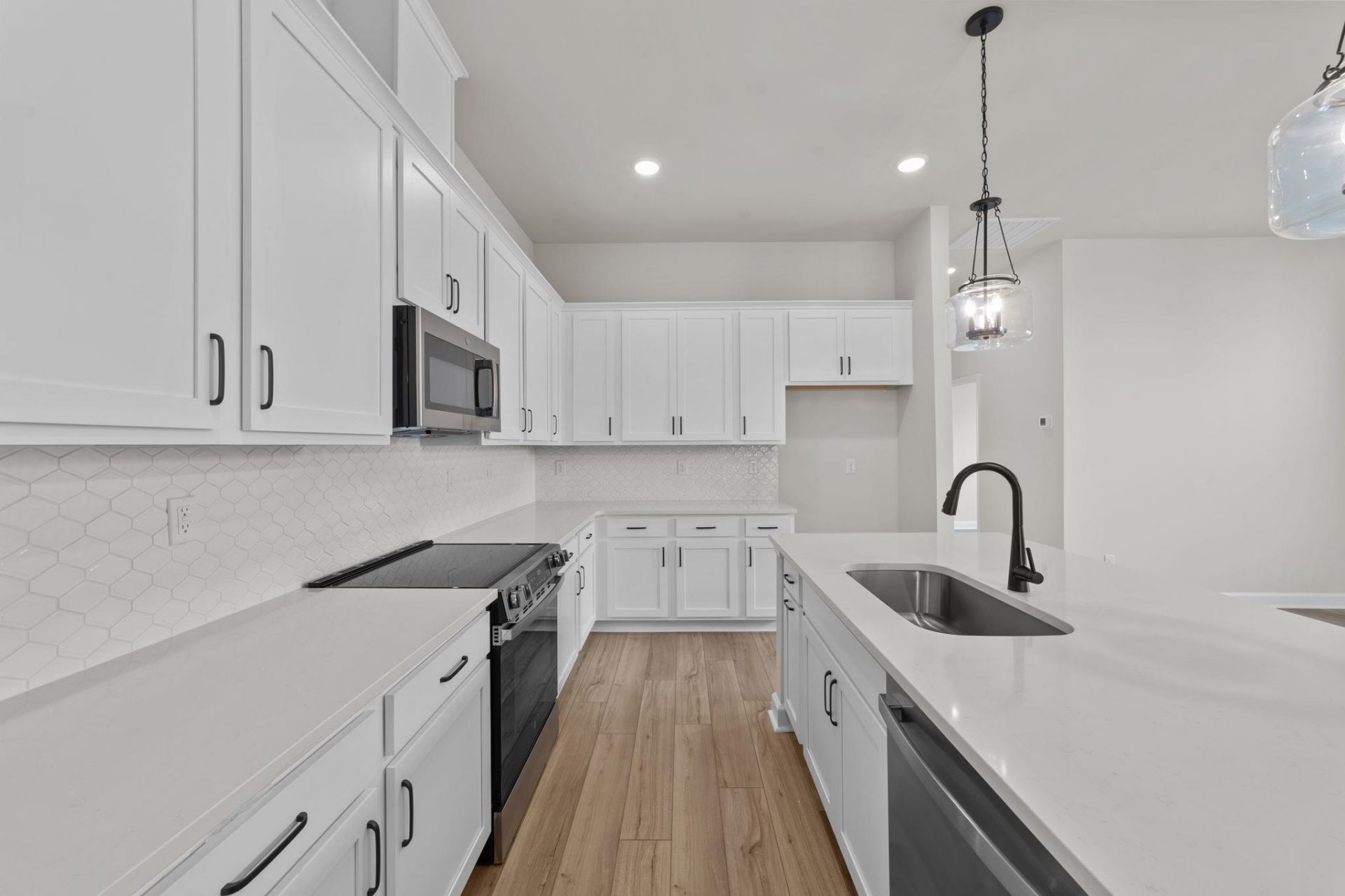 536 Waters Edge Dr.  Photo 18