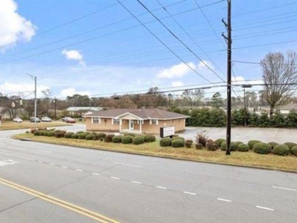 2501 Darby Dr , Florence, AL 35630