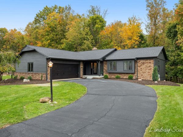 2085 Jamestown Drive SE, Kentwood, MI 49508