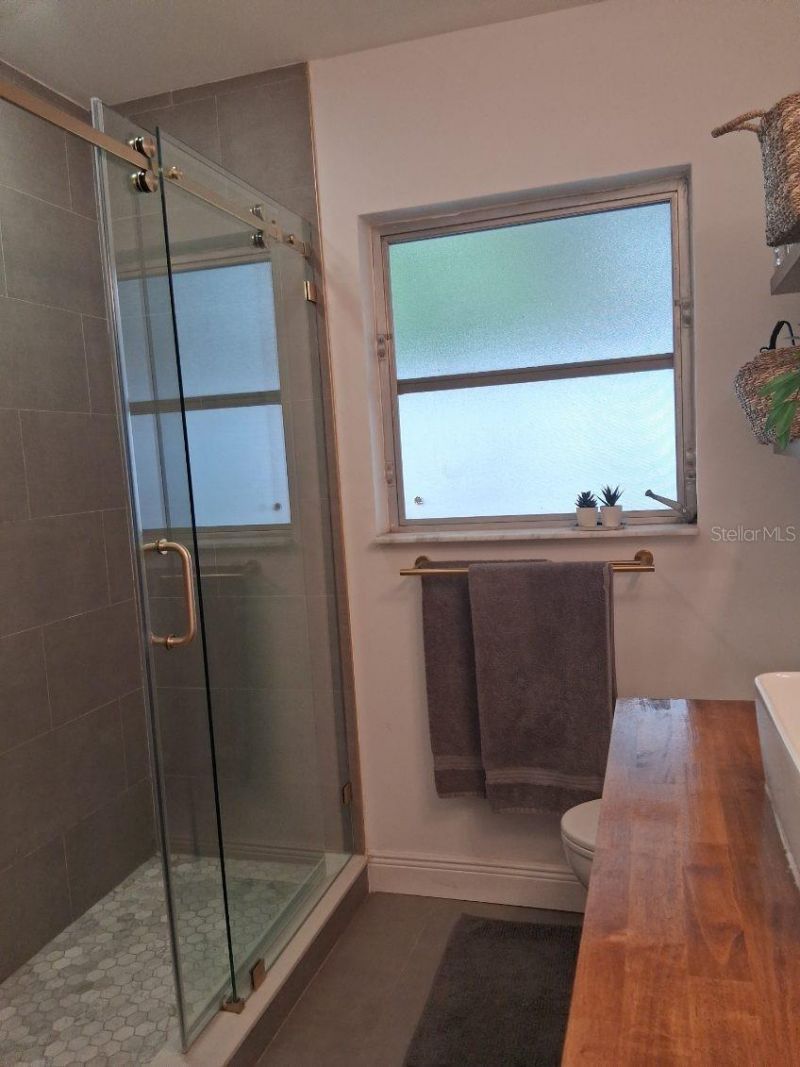 8220 Yardley Avenue N, Saint Petersburg, FL 33710 Photo