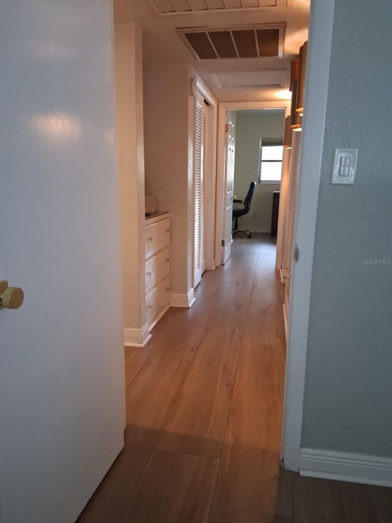 8220 Yardley Avenue N, Saint Petersburg, FL 33710 Photo