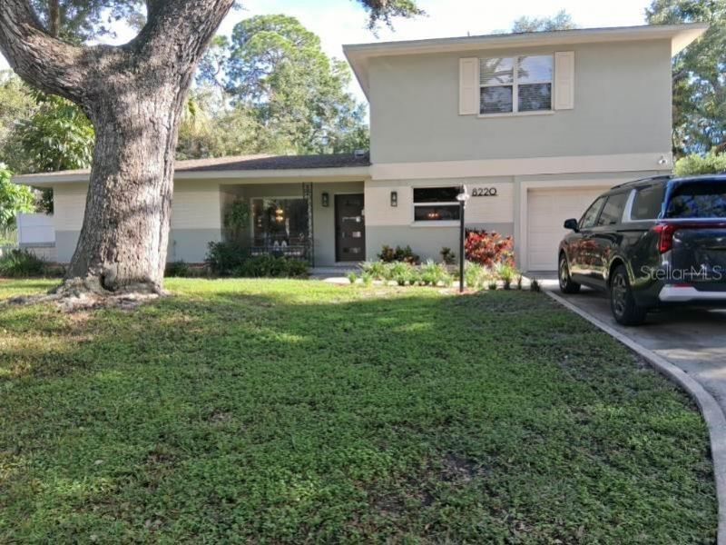 8220 Yardley Avenue N, Saint Petersburg, FL 33710 Photo
