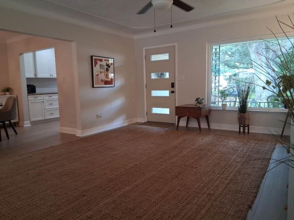 8220 Yardley Avenue N, Saint Petersburg, FL 33710 Photo
