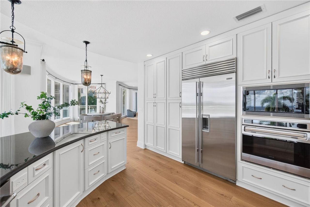 180 Beach Drive Ne, Unit 502, Saint Petersburg, FL 33701 Photo