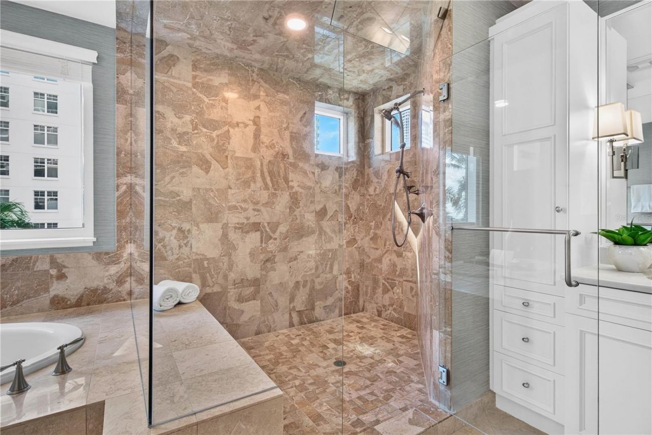 180 Beach Drive Ne, Unit 502, Saint Petersburg, FL 33701 Photo