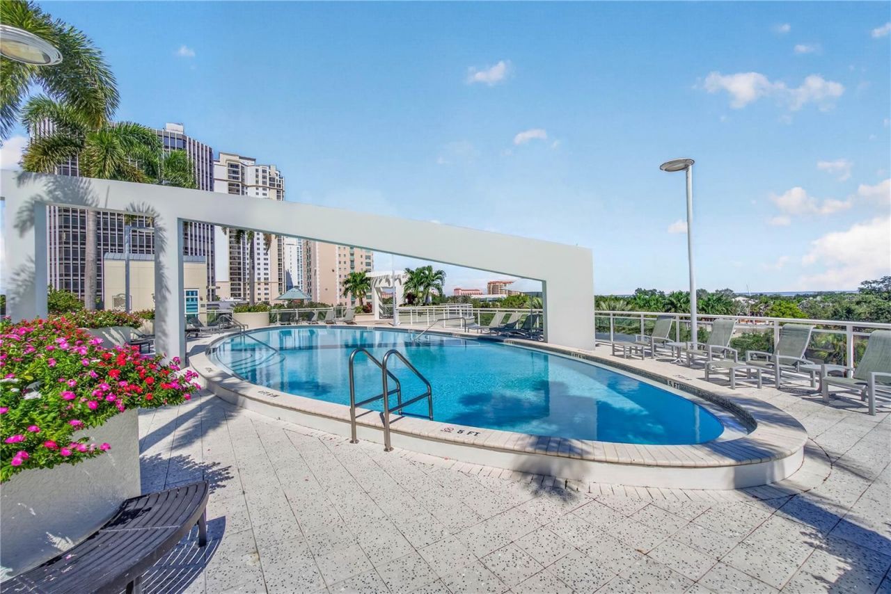 180 Beach Drive Ne, Unit 502, Saint Petersburg, FL 33701 Photo