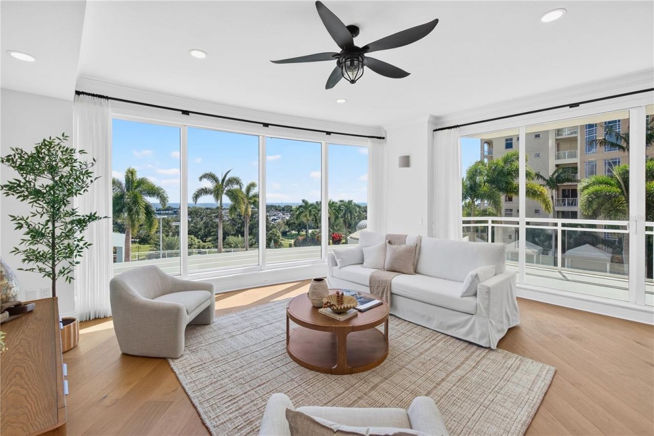 180 Beach Drive Ne, Unit 502, Saint Petersburg, FL 33701 Photo