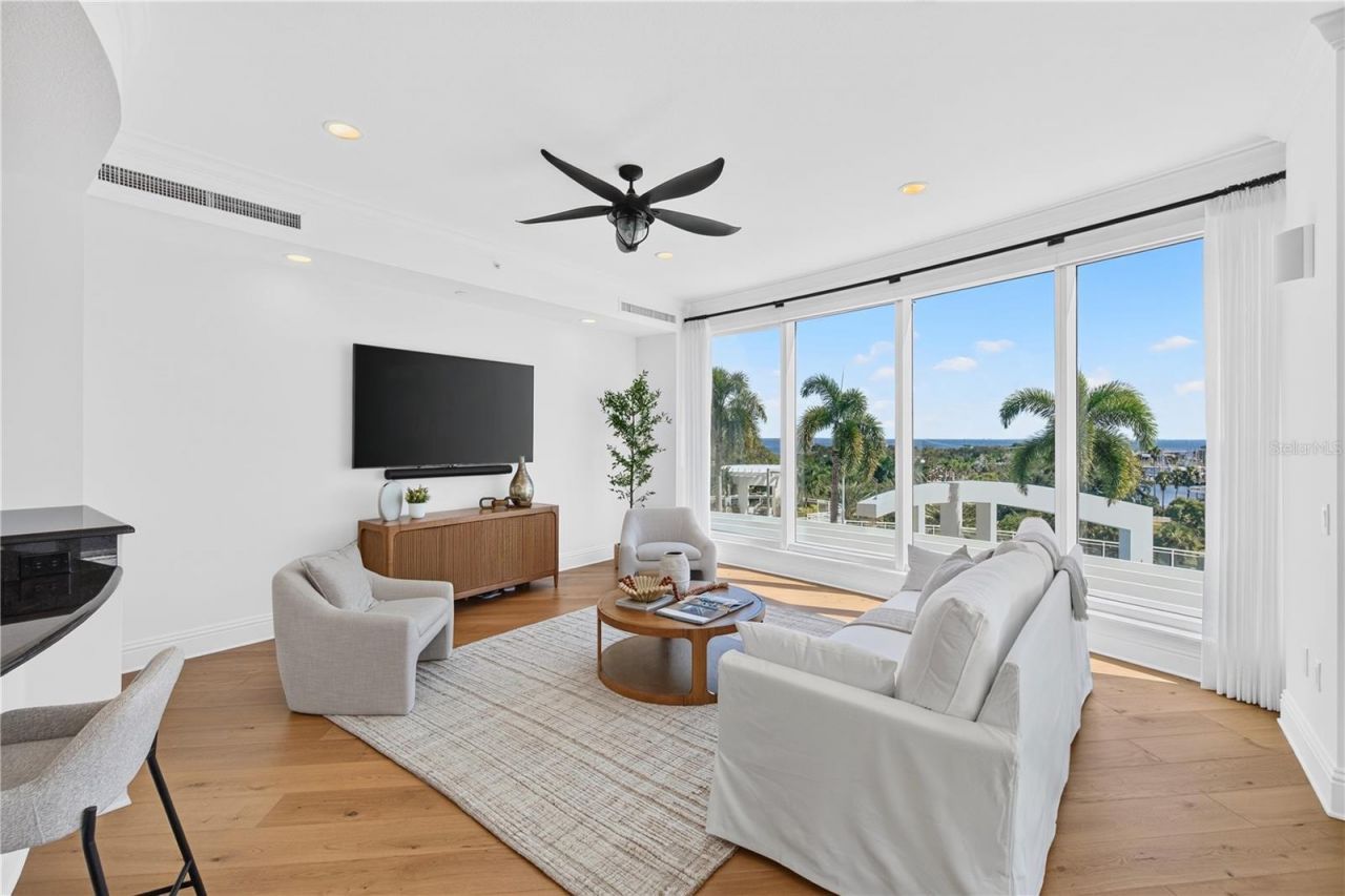 180 Beach Drive Ne, Unit 502, Saint Petersburg, FL 33701 Photo