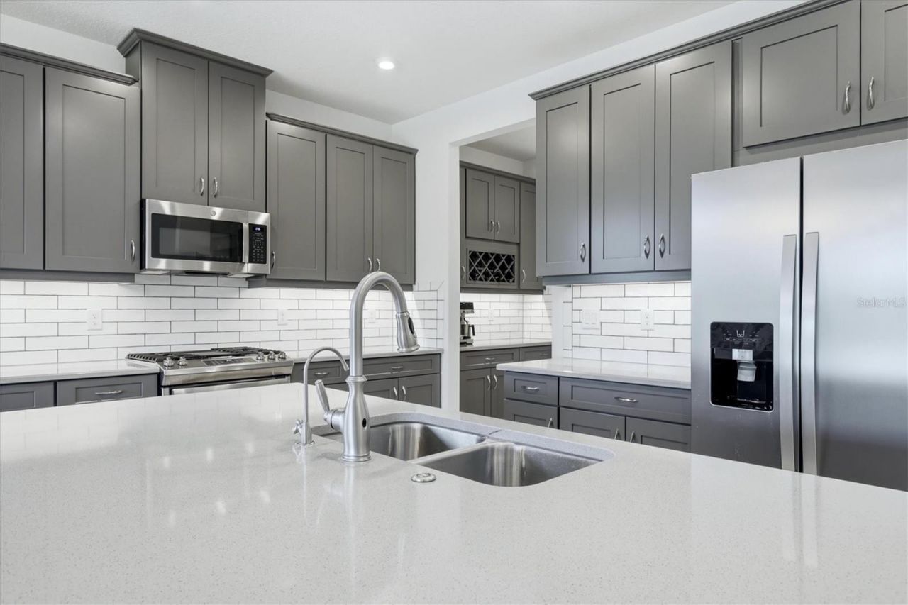 9291 Starry Night Avenue, Sarasota, FL 34241 Photo
