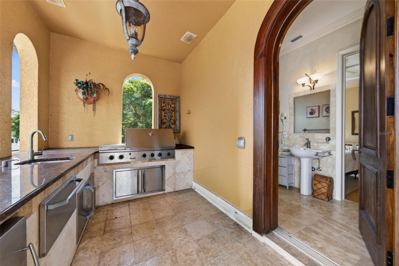 316 W Bay Drive, Venice, FL 34285 Photo