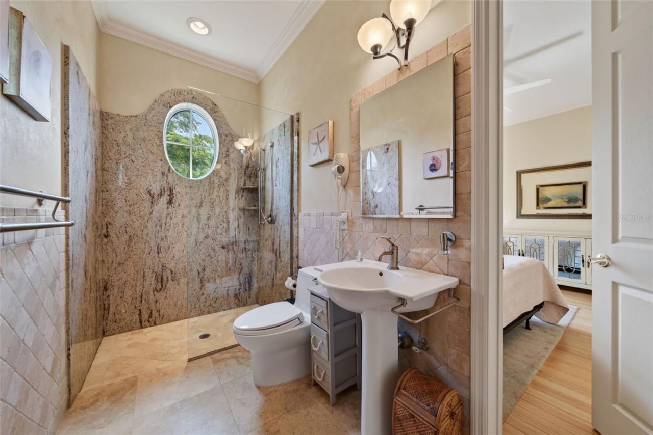 316 W Bay Drive, Venice, FL 34285 Photo