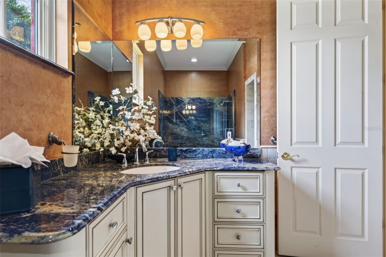 316 W Bay Drive, Venice, FL 34285 Photo