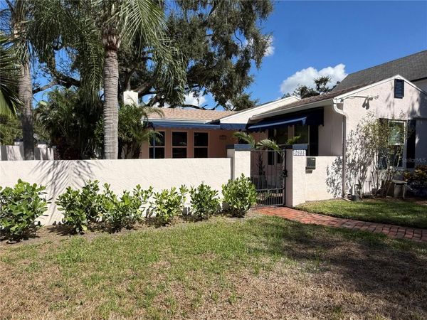 2633 W SUNSET DRIVE , TAMPA, FL 33629