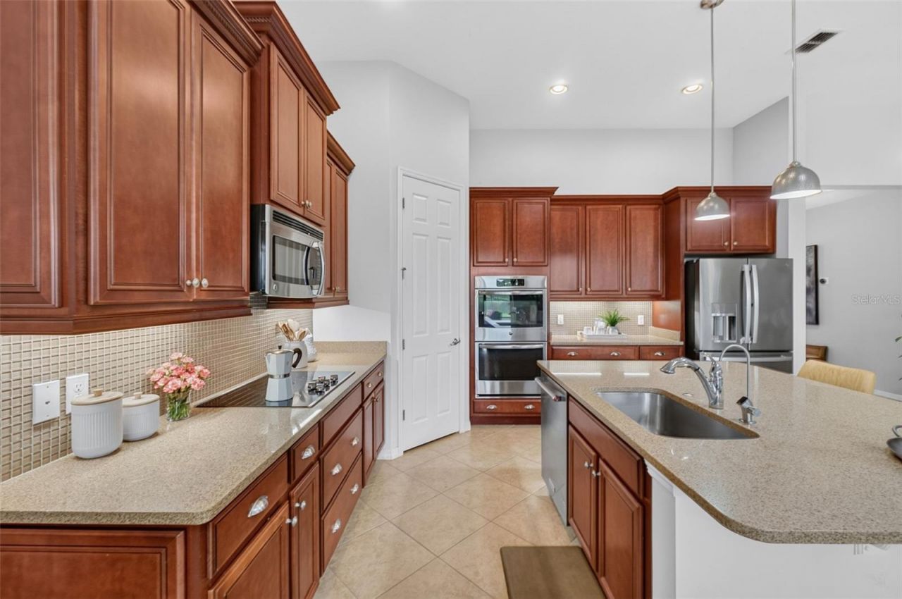 555 Tapatio Lane, Poinciana, FL 34759 Photo