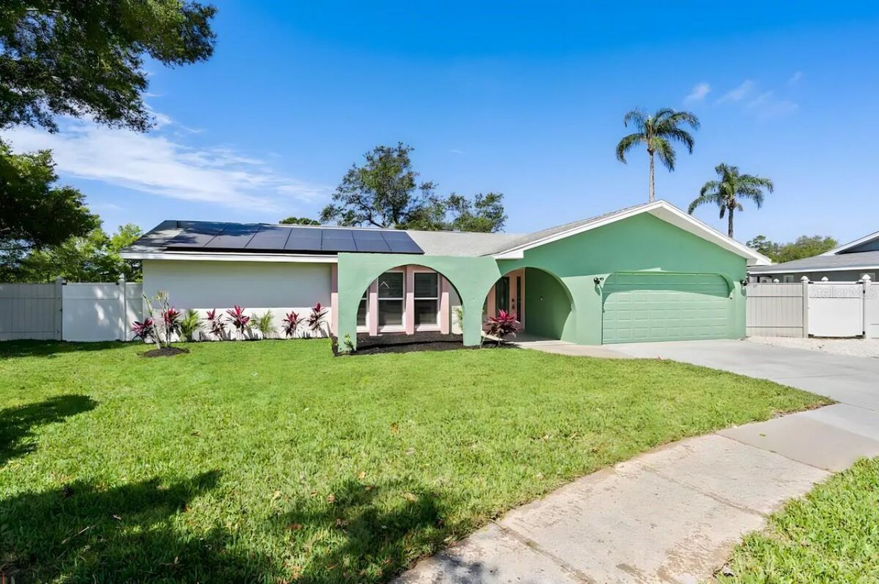 9220 132nd Street, Seminole, FL 33776 Main Photo