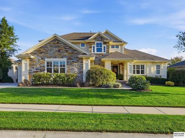 17504 Ridgemont Street, Omaha, NE 68136