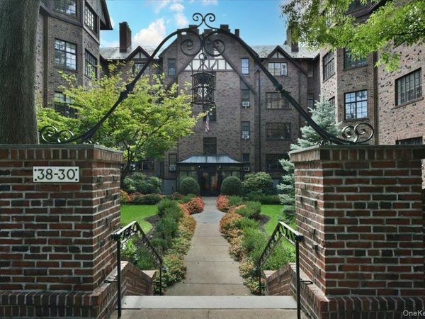 38-30 Douglaston Parkway , Unit 4B, Douglaston, NY 11363