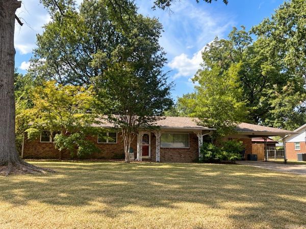 909 N Charlyne Avenue, Brinkley, AR 72021