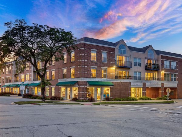 1800 Dewes Street , Unit 208, Glenview, IL 60025