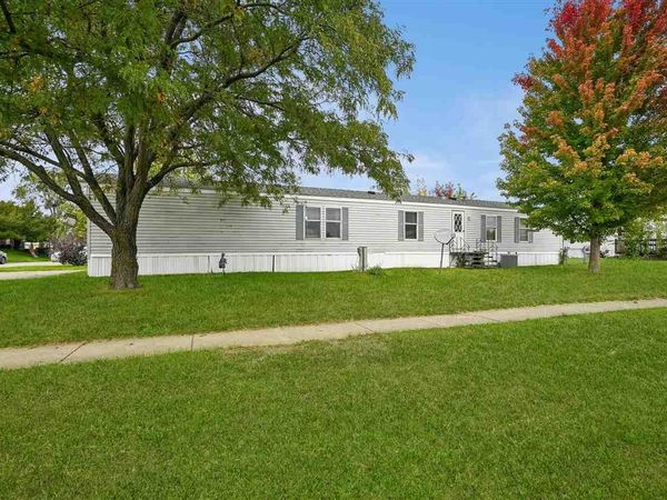 43 Golfview Ct #4, North Liberty, IA 52317