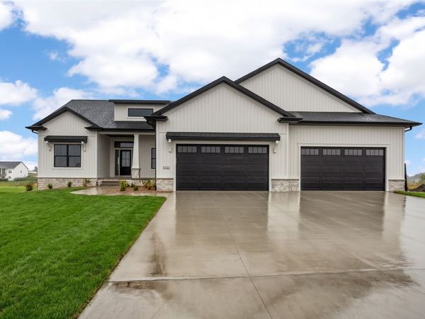 5327 Silver Ridge , Marion, IA 52302