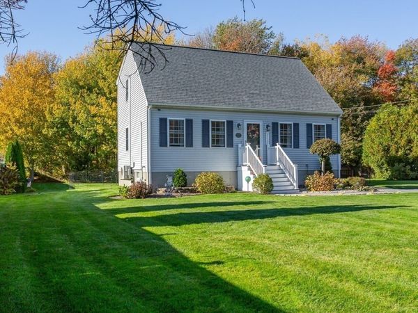 35 Water St, Somerset, MA 02726