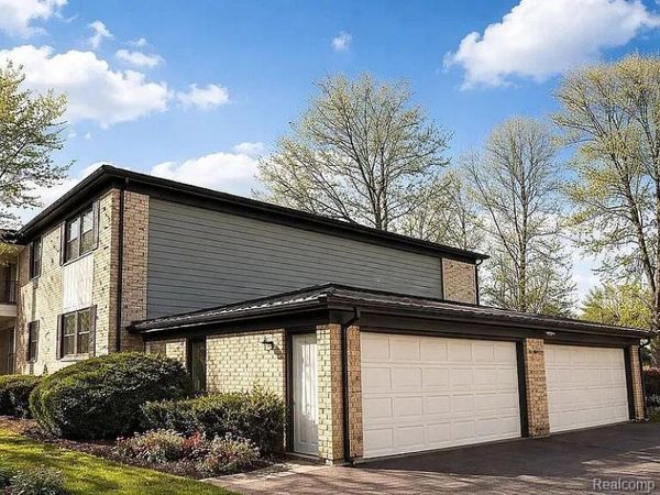 30050 Wildbrook Drive , Unit 203, Southfield, Mi 48034