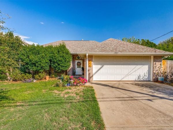616 N Cherry Street, Aubrey, TX 76227