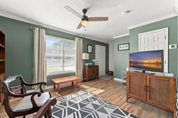 415 Parkdale Drive photo 4
