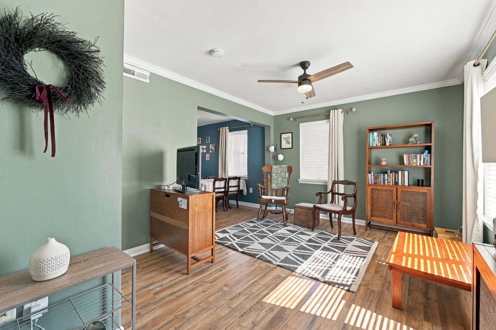 415 Parkdale Drive Photo 5