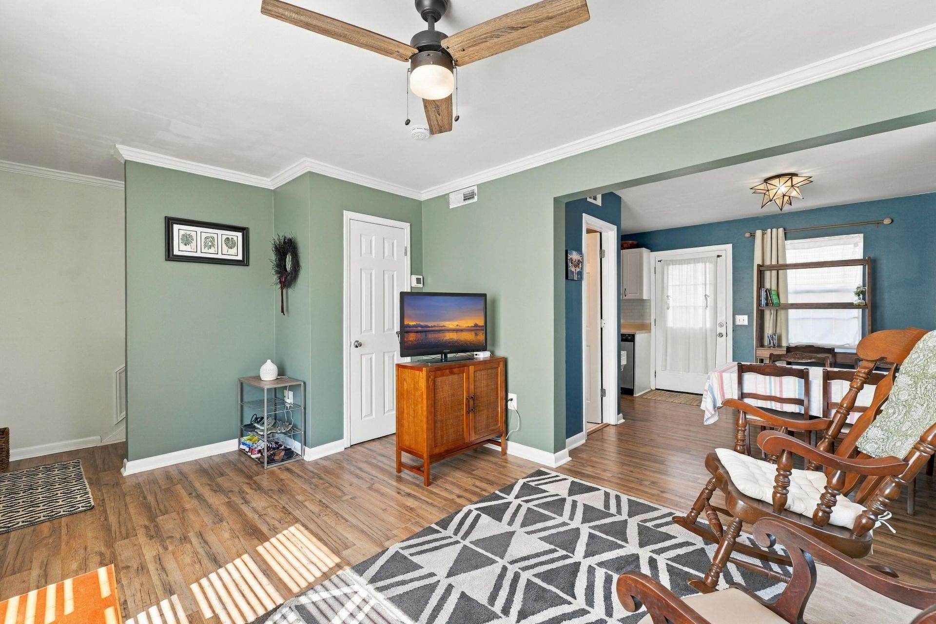415 Parkdale Drive Photo 6