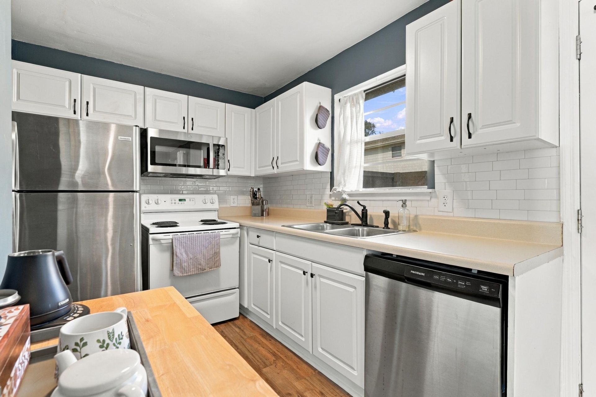 415 Parkdale Drive Photo 8