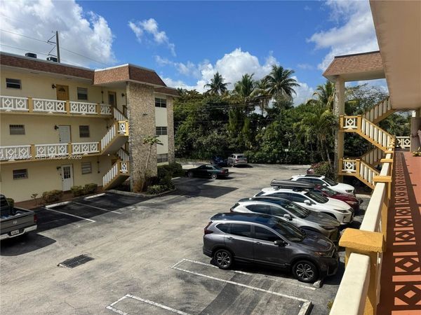 5121 W Oakland Park Blvd , Unit 202, Lauderdale Lakes, FL 33313