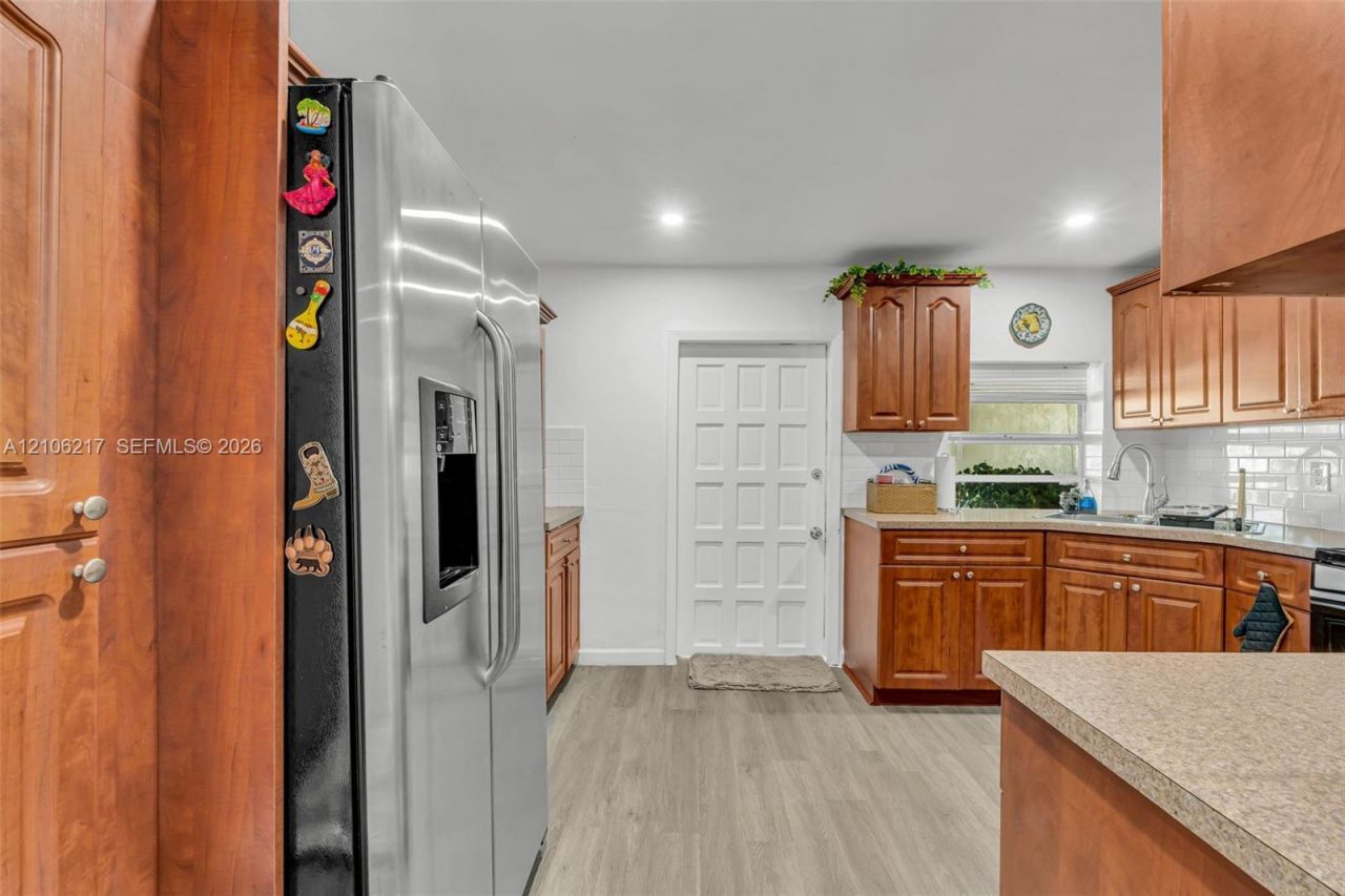 9555 NW 36th Ave , Miami, FL 33147 Photo