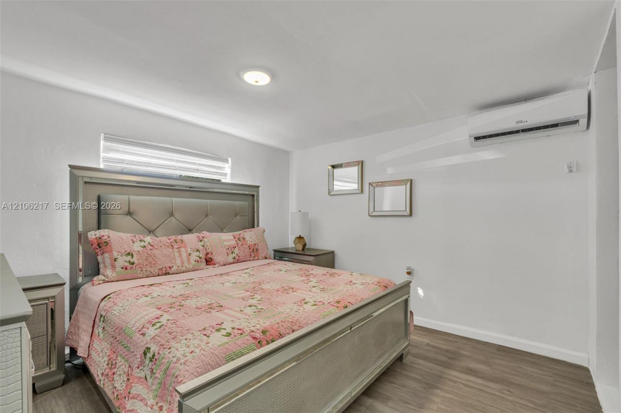 9555 NW 36th Ave , Miami, FL 33147 Photo