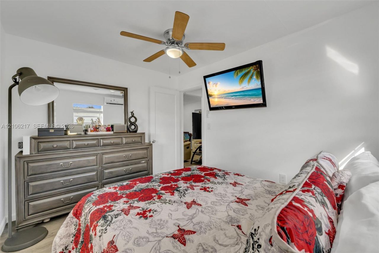 9555 NW 36th Ave , Miami, FL 33147 Photo