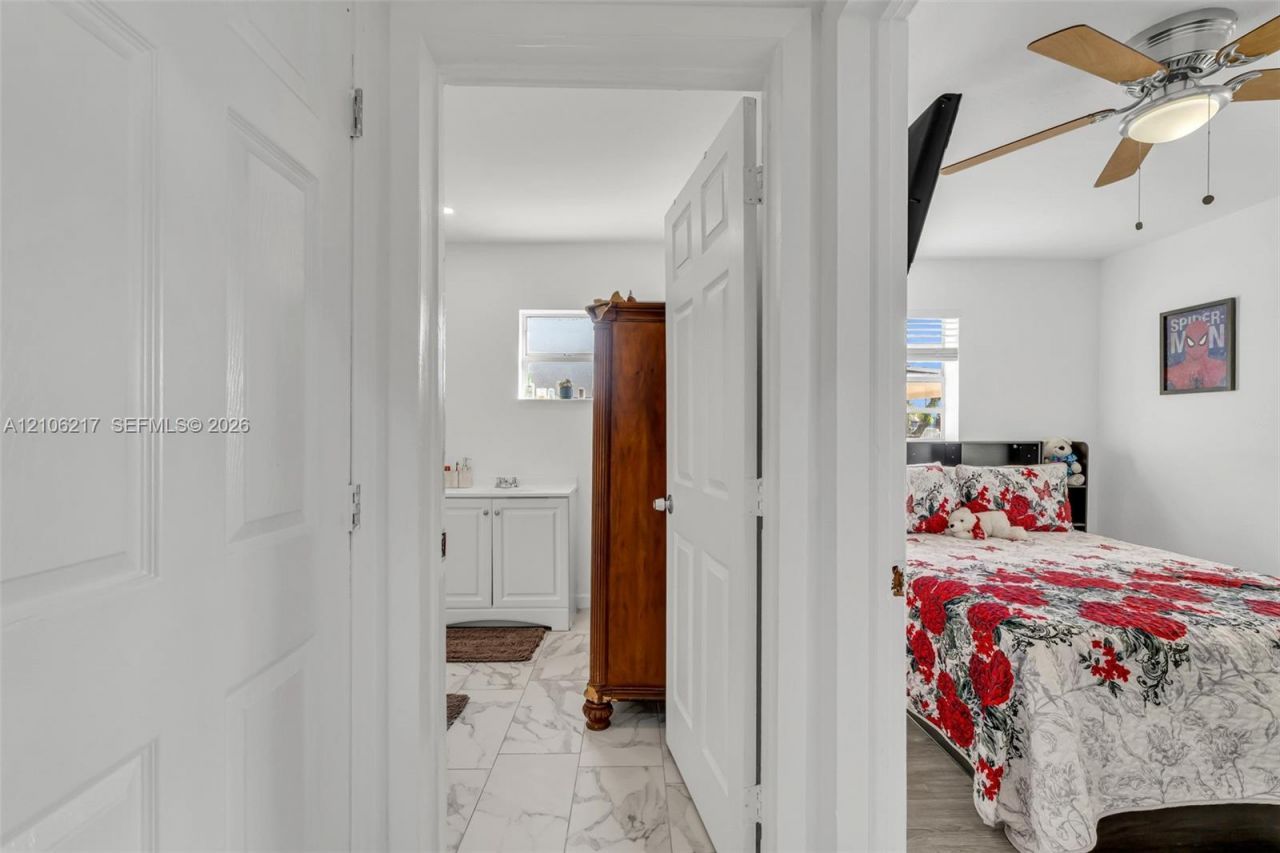 9555 NW 36th Ave , Miami, FL 33147 Photo