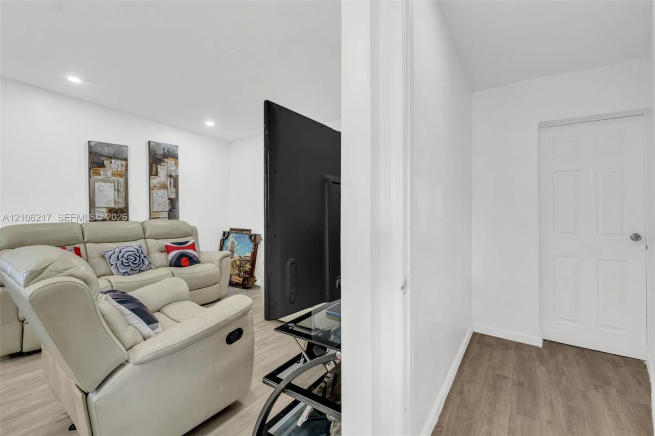 9555 NW 36th Ave , Miami, FL 33147 Photo