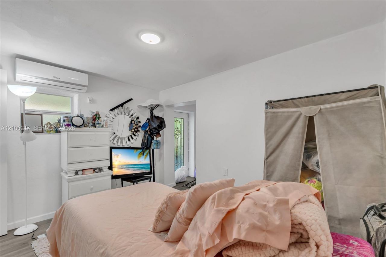9555 NW 36th Ave , Miami, FL 33147 Photo