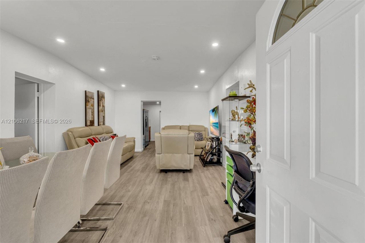 9555 NW 36th Ave , Miami, FL 33147 Photo