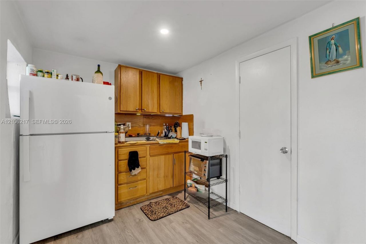 9555 NW 36th Ave , Miami, FL 33147 Photo