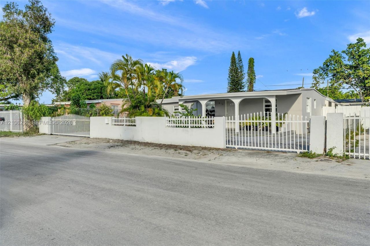 9555 NW 36th Ave , Miami, FL 33147 Photo