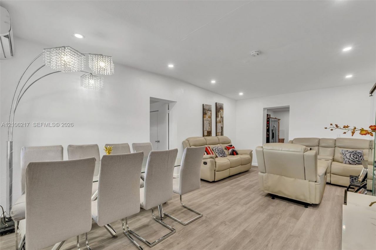 9555 NW 36th Ave , Miami, FL 33147 Photo