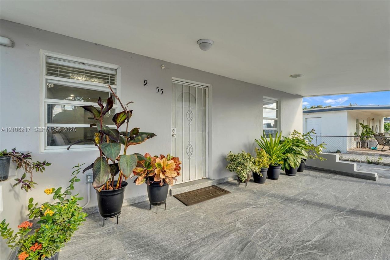 9555 NW 36th Ave , Miami, FL 33147 Photo