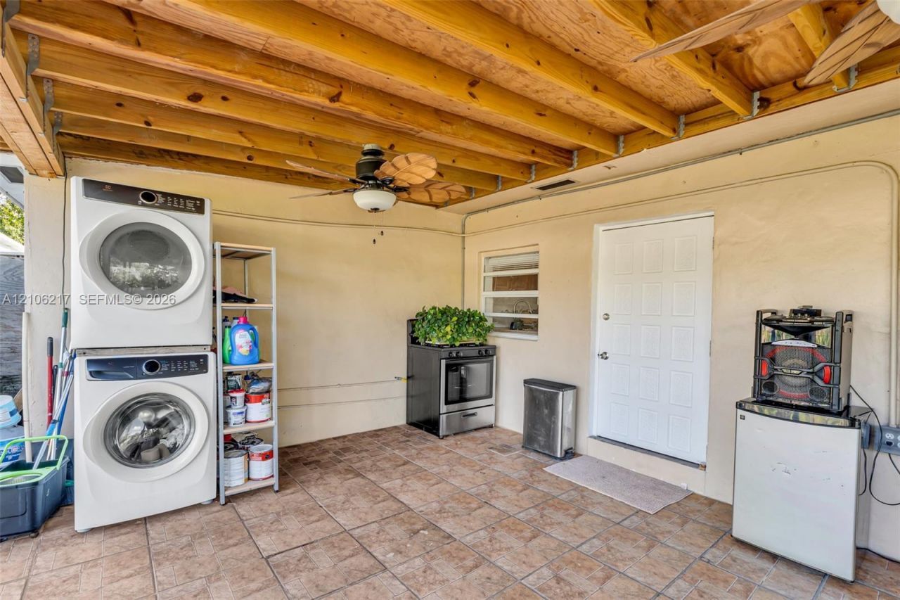 9555 NW 36th Ave , Miami, FL 33147 Photo