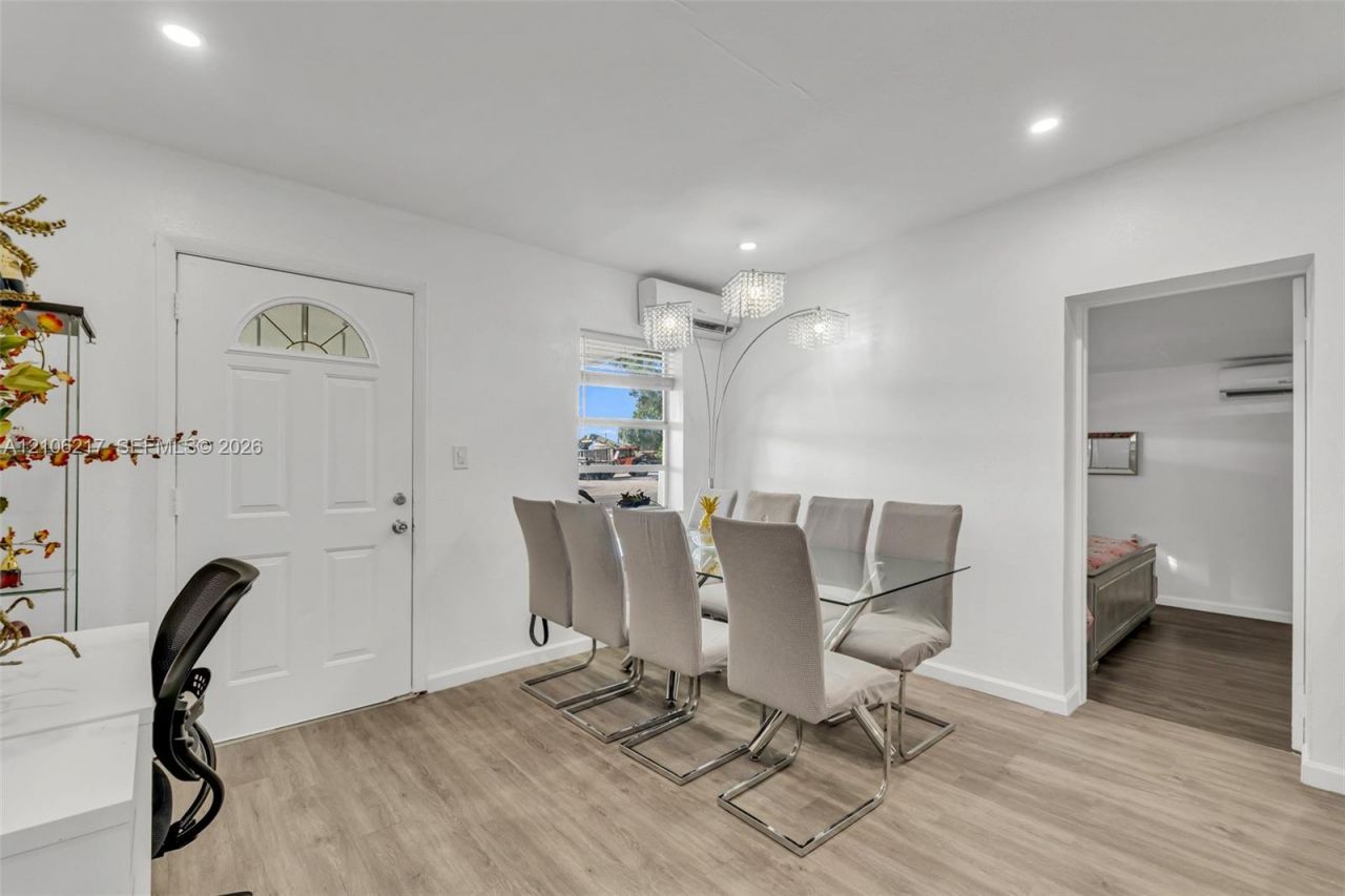 9555 NW 36th Ave , Miami, FL 33147 Photo