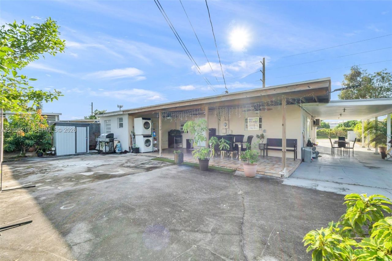 9555 NW 36th Ave , Miami, FL 33147 Photo