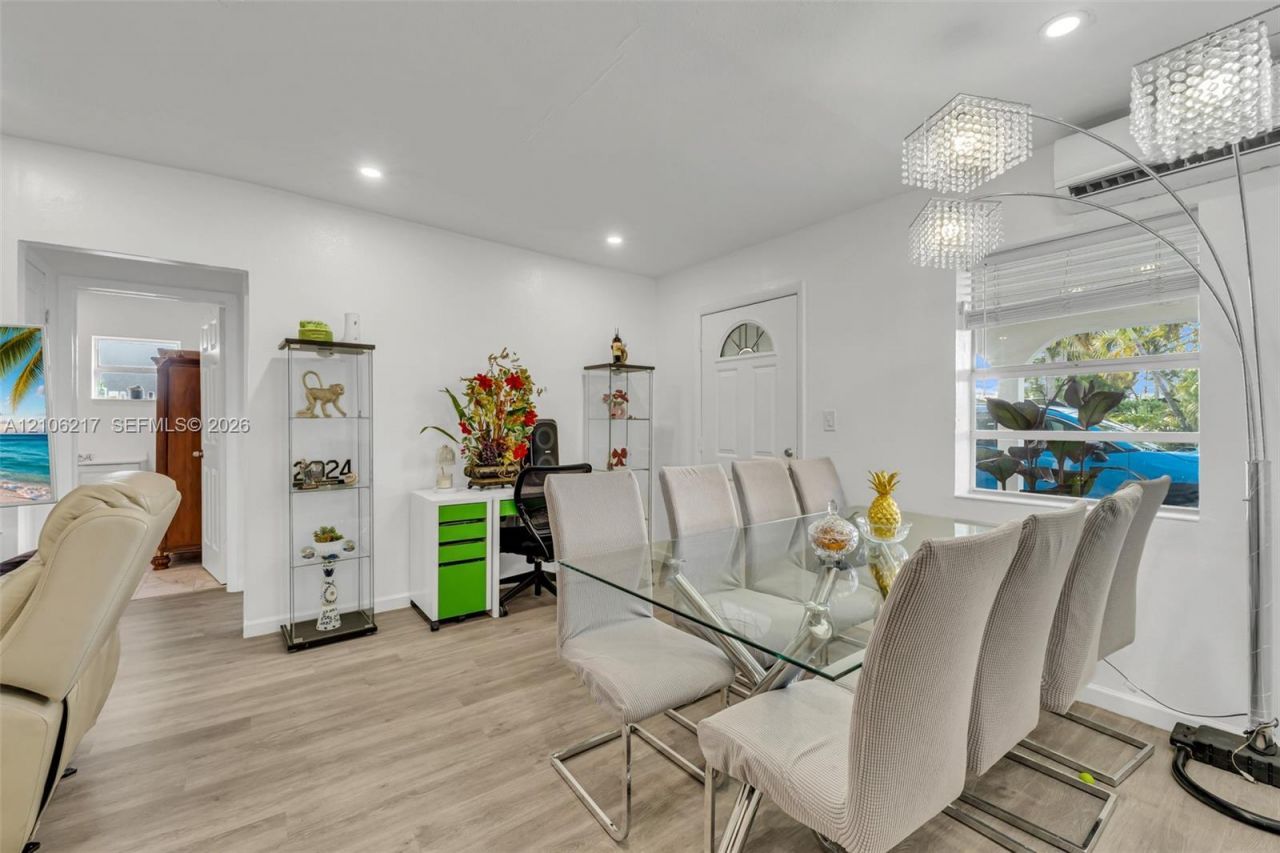 9555 NW 36th Ave , Miami, FL 33147 Photo